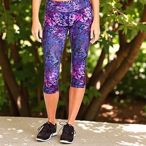 8 Pieces of Liquidation Thrift Store Closeout  - Women's Small Active Clothing